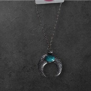 NWT nadineWest Hammered Crescent Necklace With A Faux Turquoise Stone~20"
